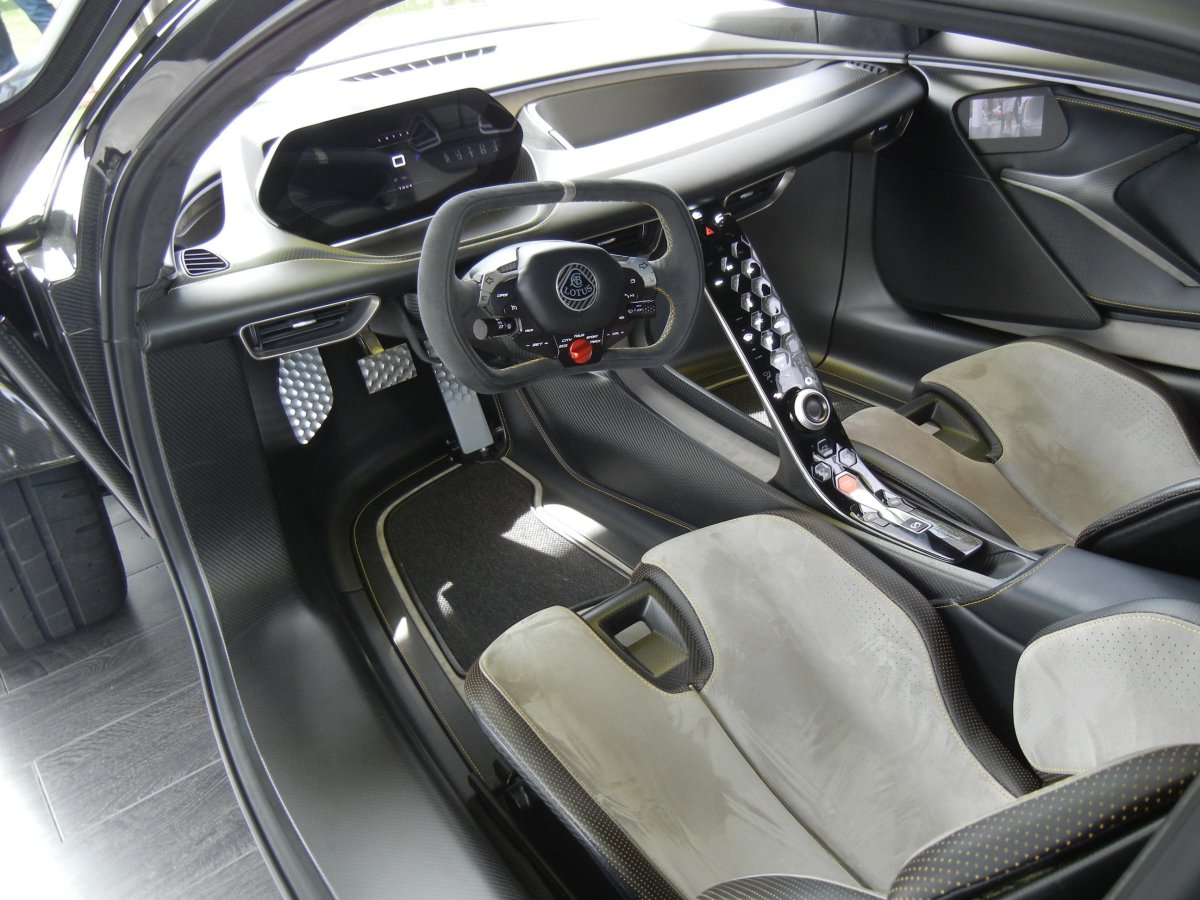 Лотус Evija салон