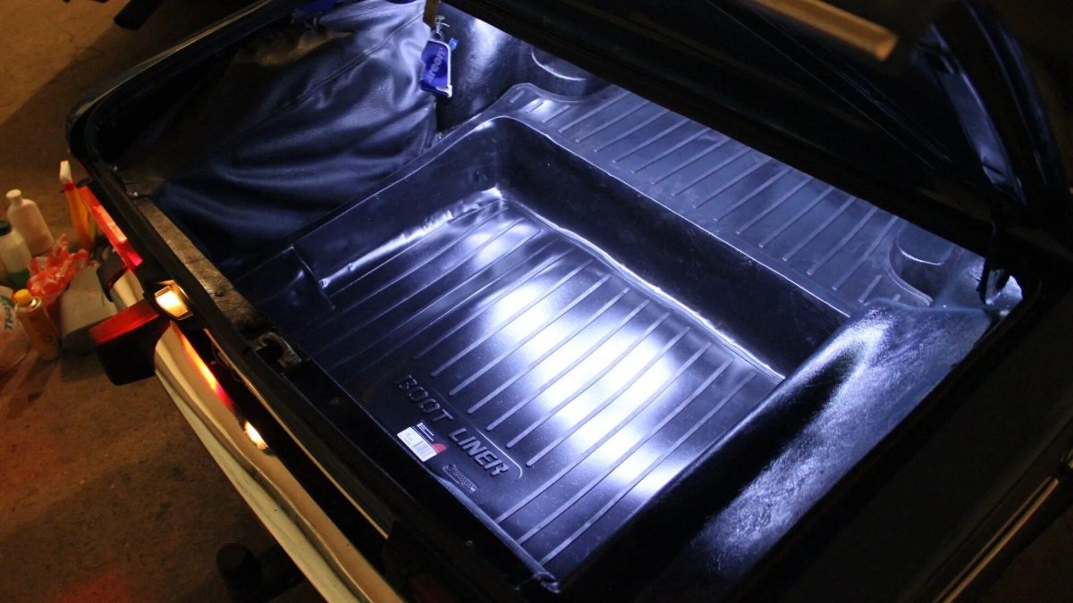 Коврик багажника ВАЗ 2106