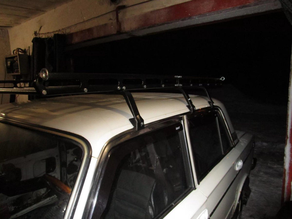 Экспедиционный багажник на ВАЗ 2104