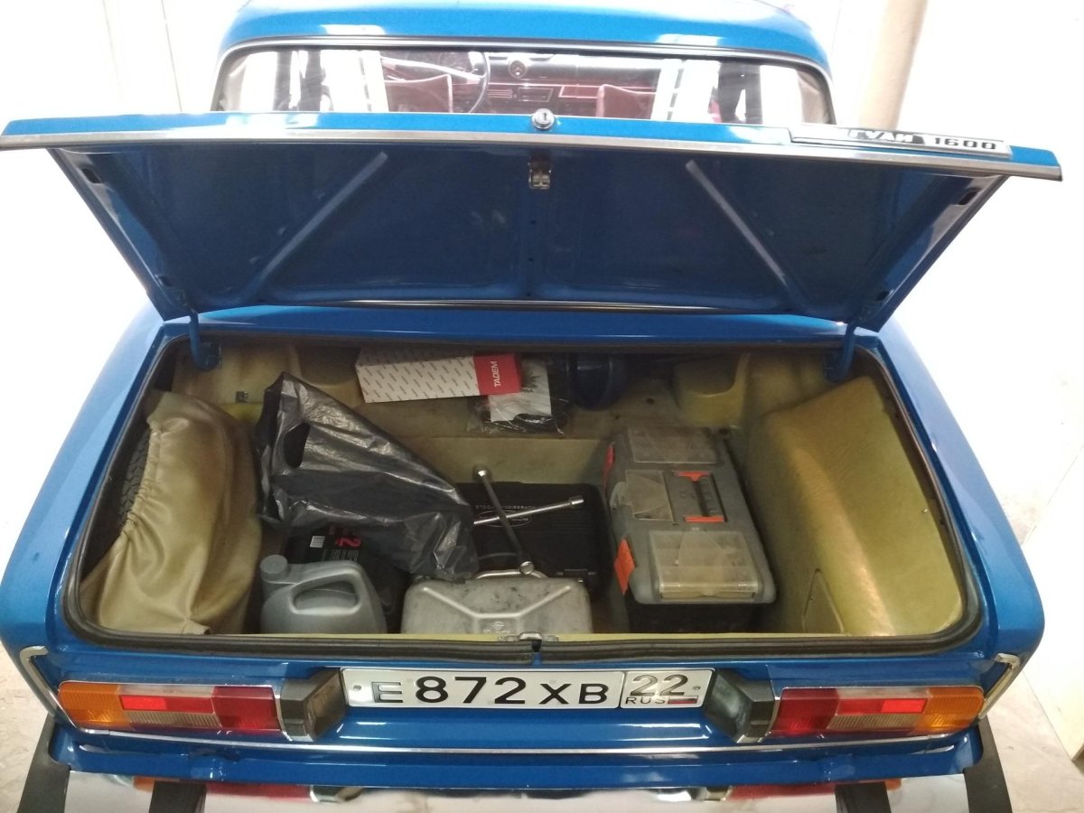 ВАЗ 2103 багажник