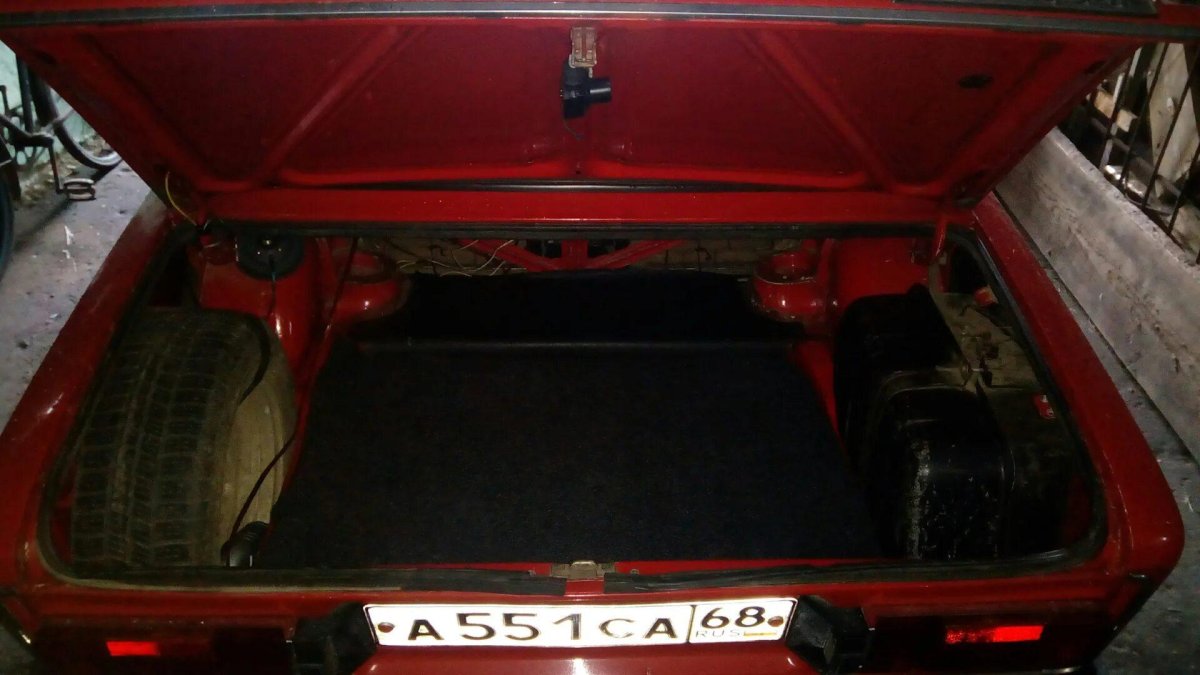 Усилитель в багажник ВАЗ 2106