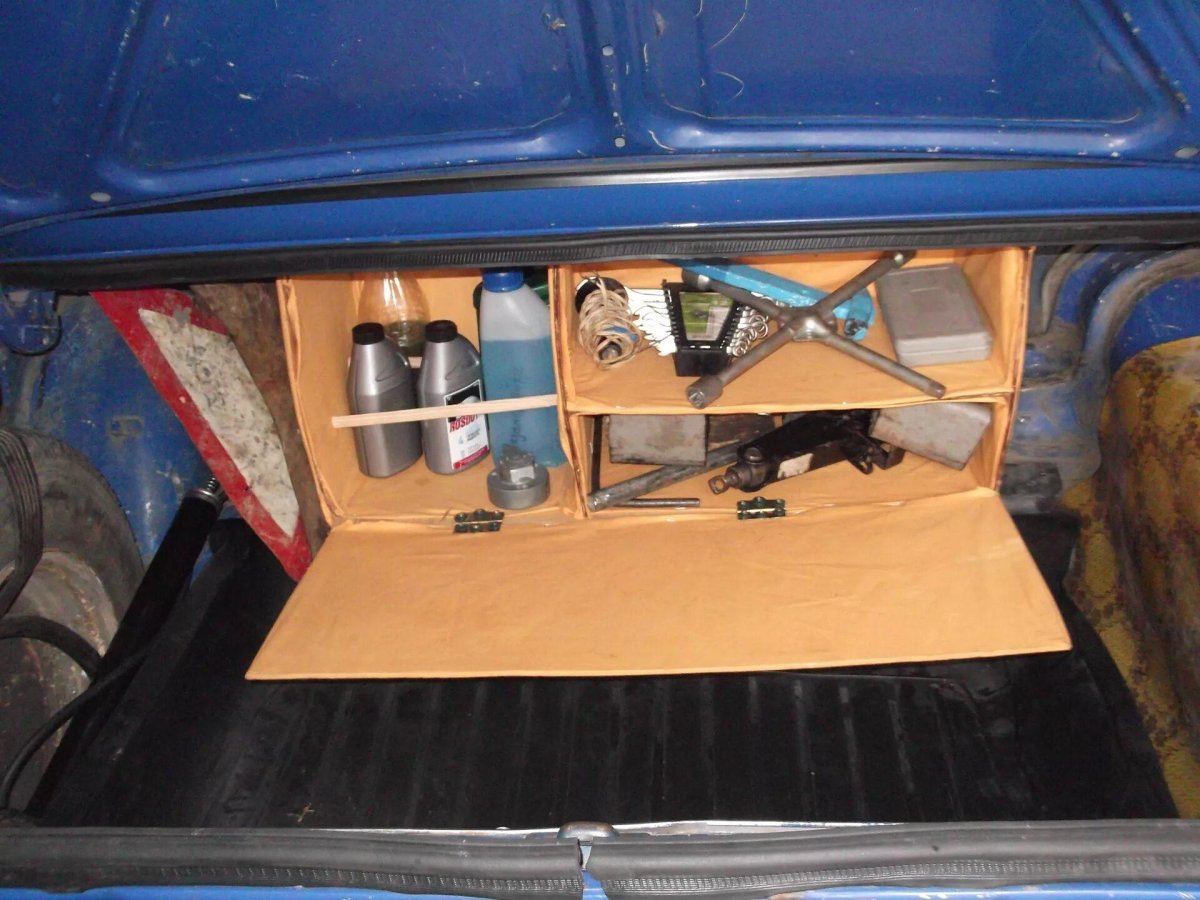 Усилитель в багажник ВАЗ 2106