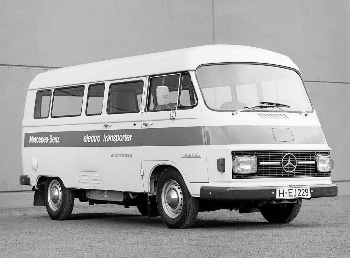 Mercedes-Benz 306