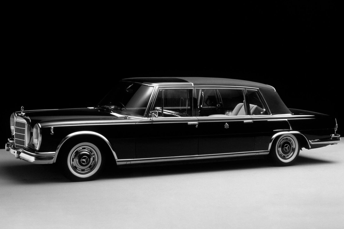 Папамобиль лимузин