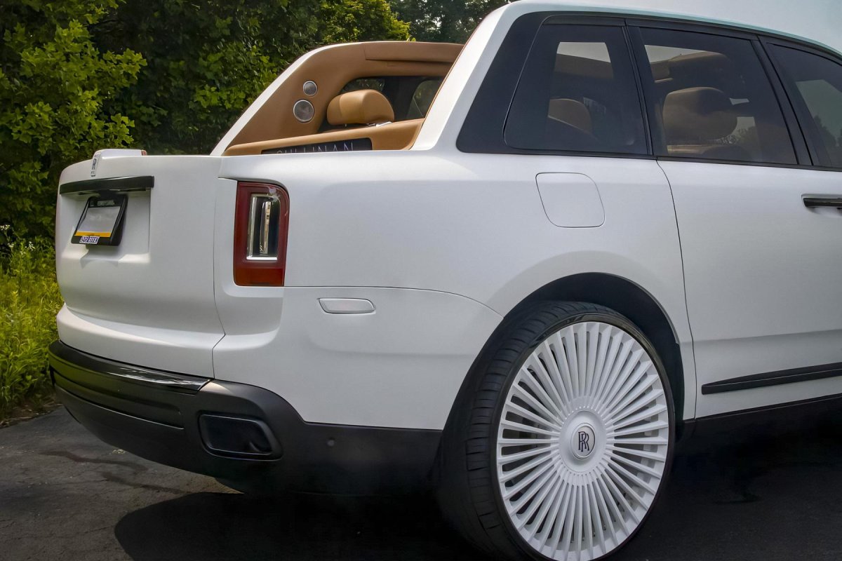 Rolls Royce Cullinan реплика