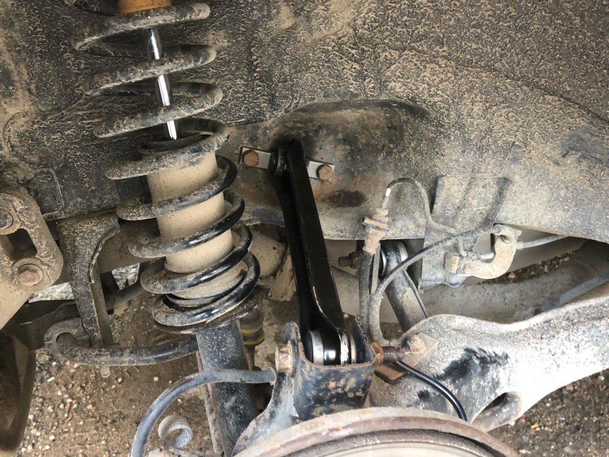 Задняя подвеска Митсубиси Каризма 2002