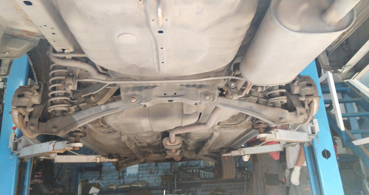 Задняя подвеска Лансер 10 вид снизу