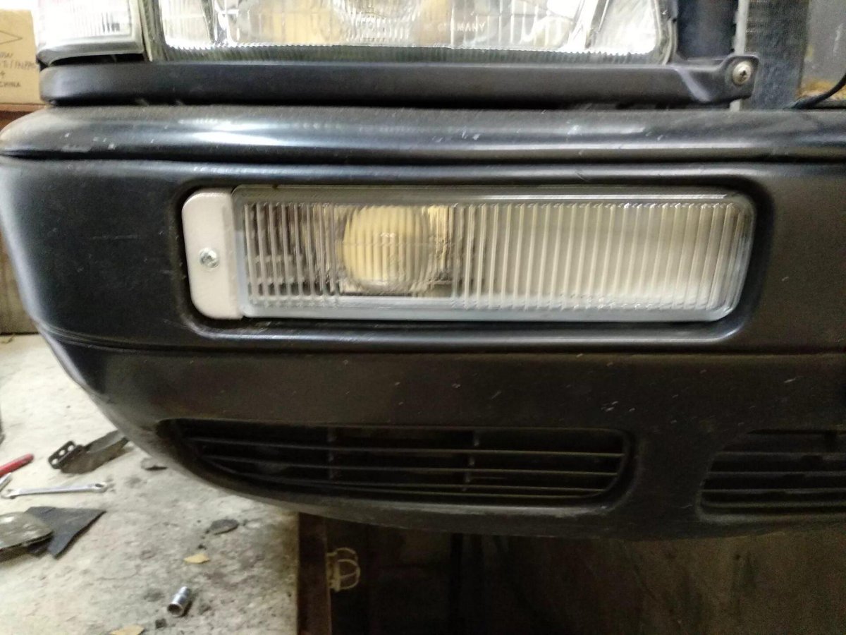 Заглушки передних туманок Ауди 80 б4