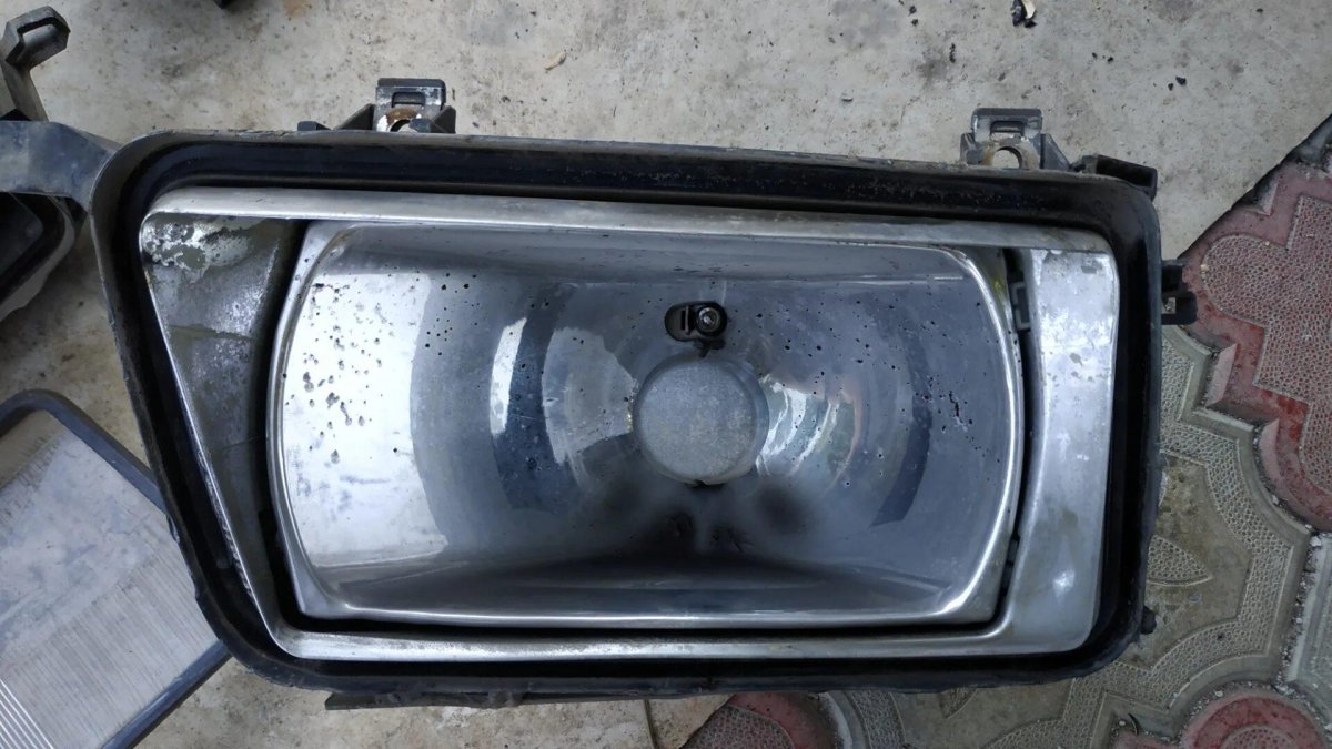 Фара Ауди 80 b4