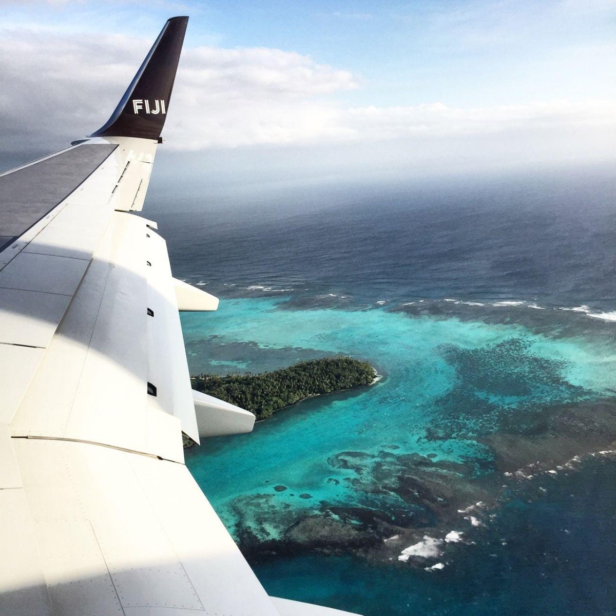 Вид с самолета на океан