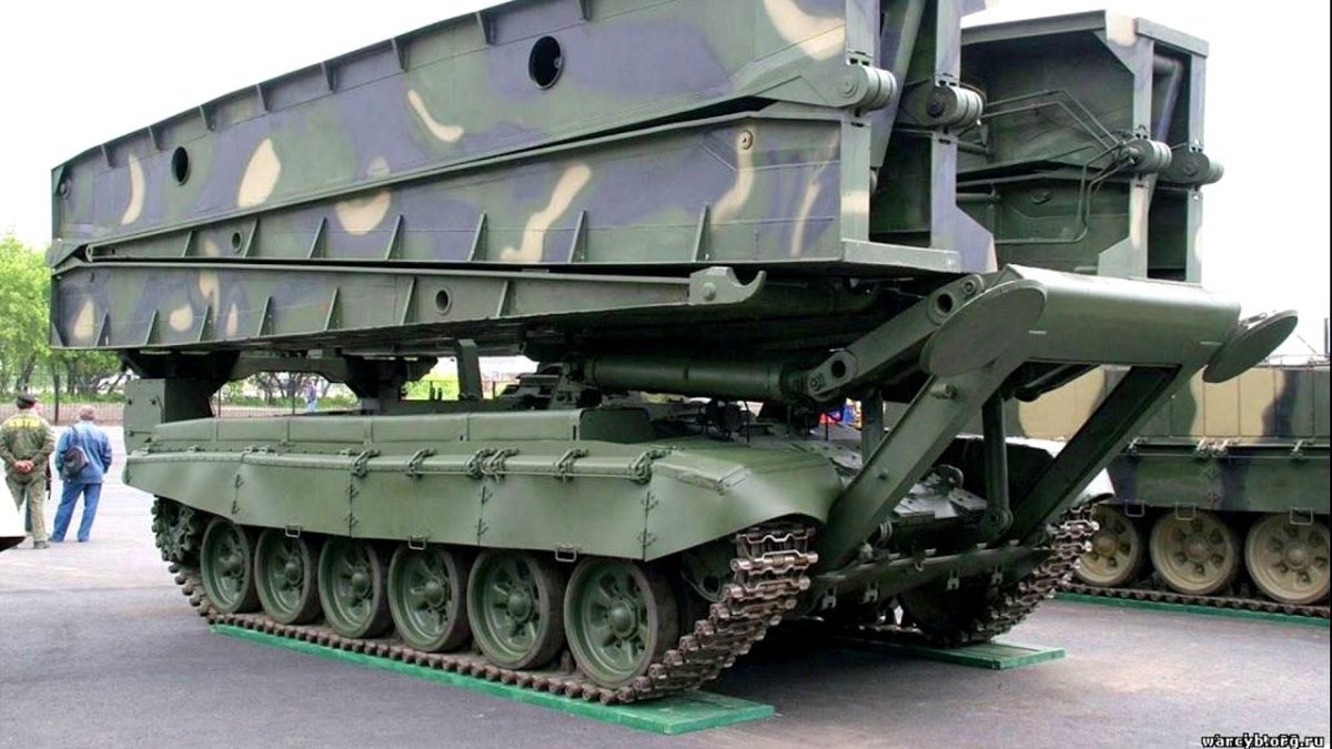 Танковый мостоукладчик МТУ-90м