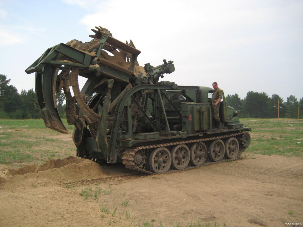 Траншеекопатель БТМ-3