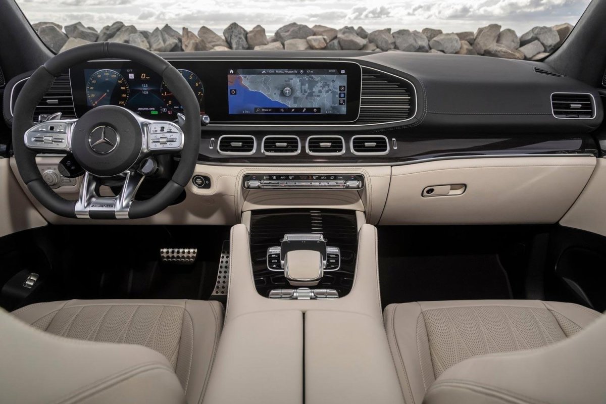 Mercedes Benz GLE 63s салон