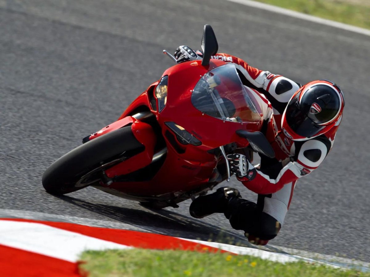 848 EVO 2011