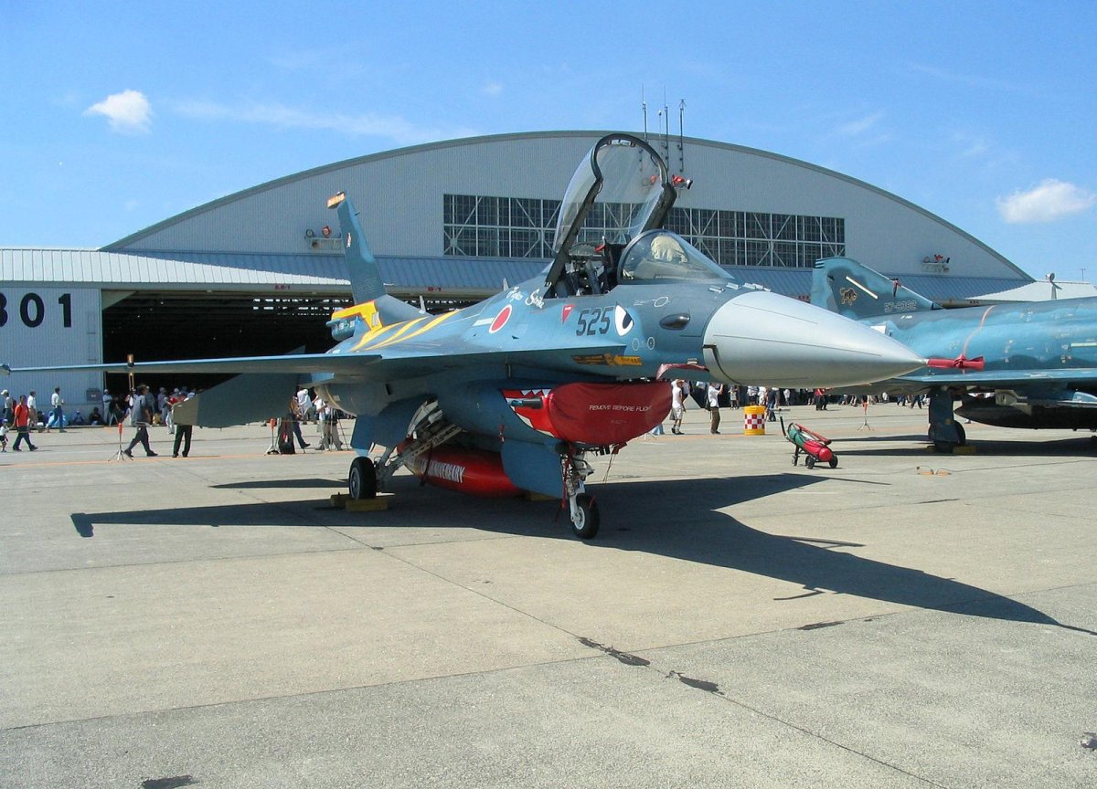 Японский истребитель Mitsubishi f2