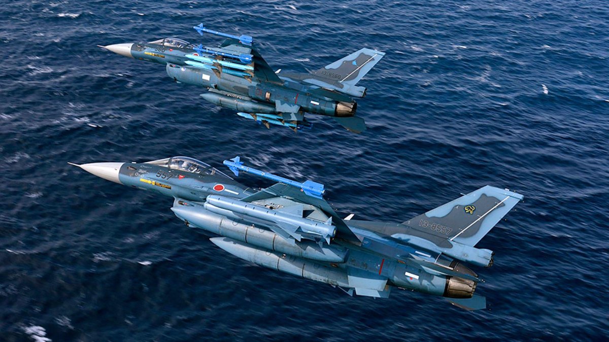 F 2 Япония