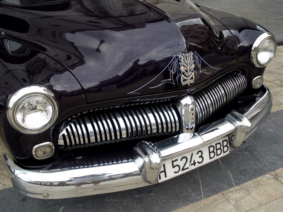 Меркури автомобиль 3 фары