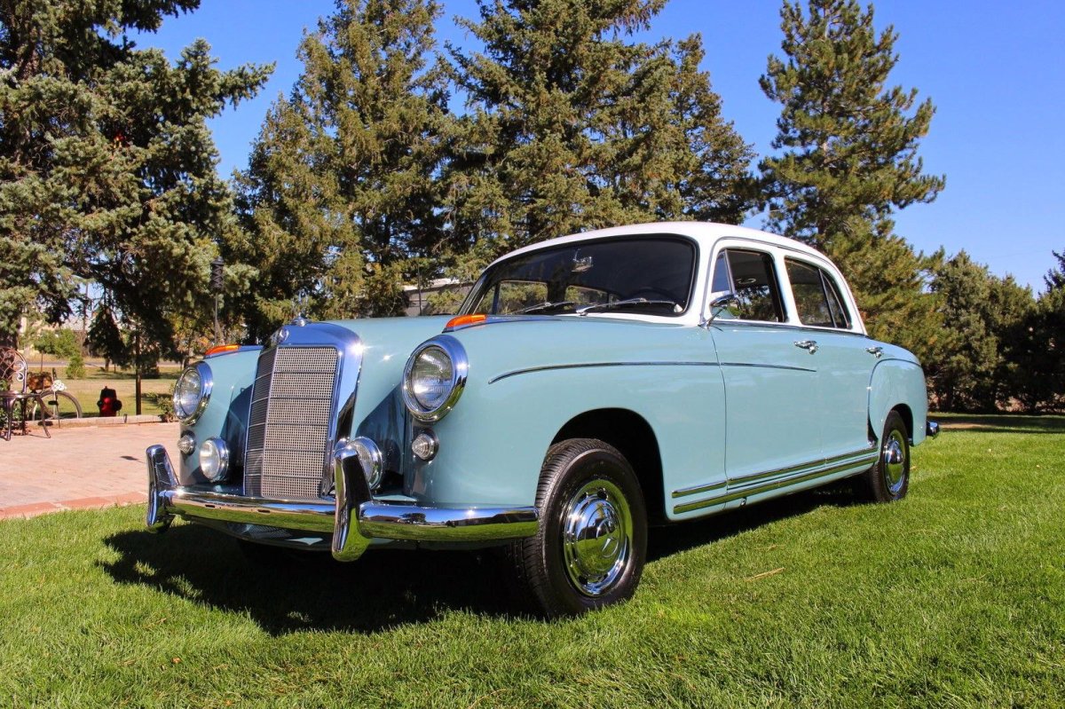 Mercedes Benz 220s Ponton