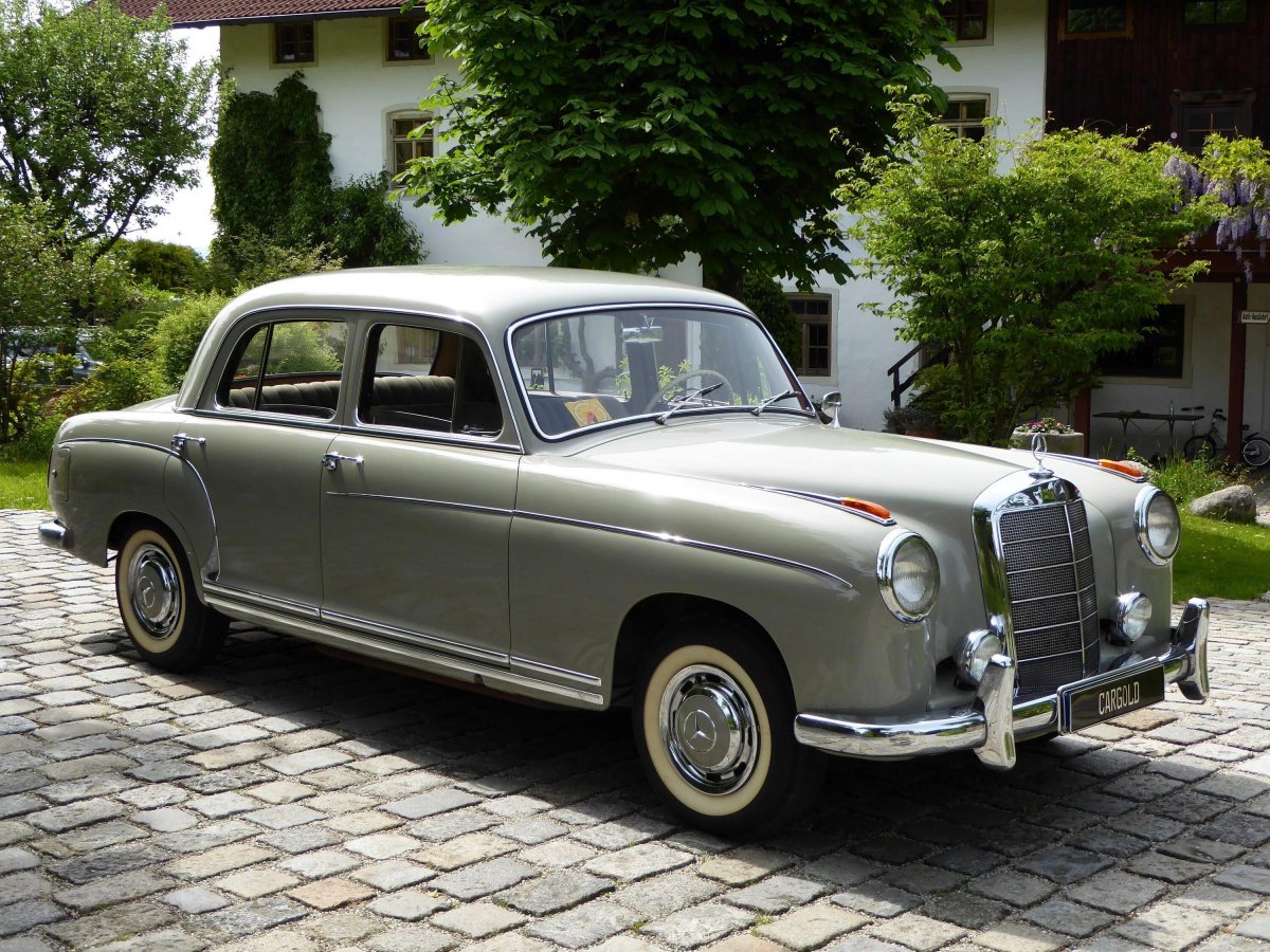 Mercedes Benz 220s Ponton