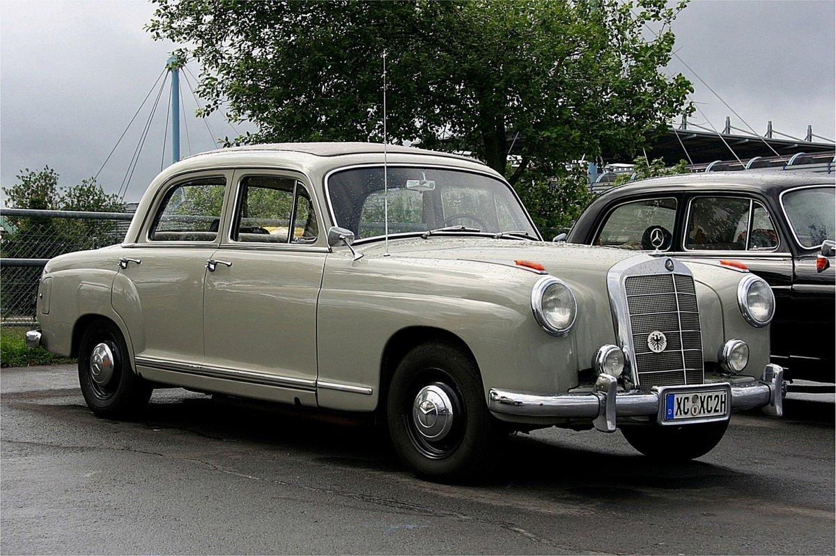 Mercedes-Benz w105