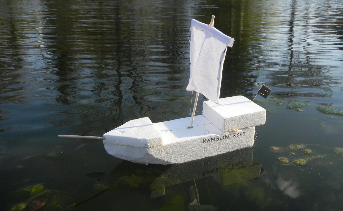 Корабль из пенопласта