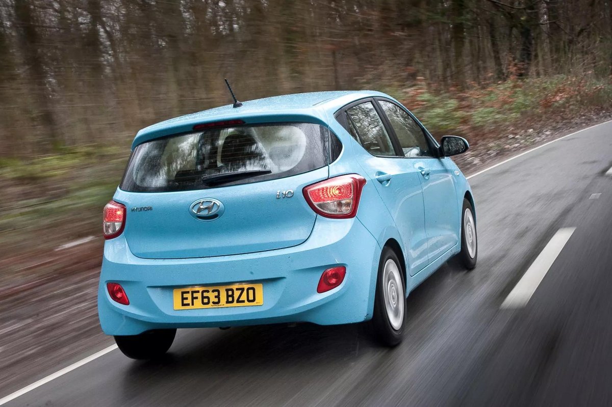 Hyundai i10 голубой