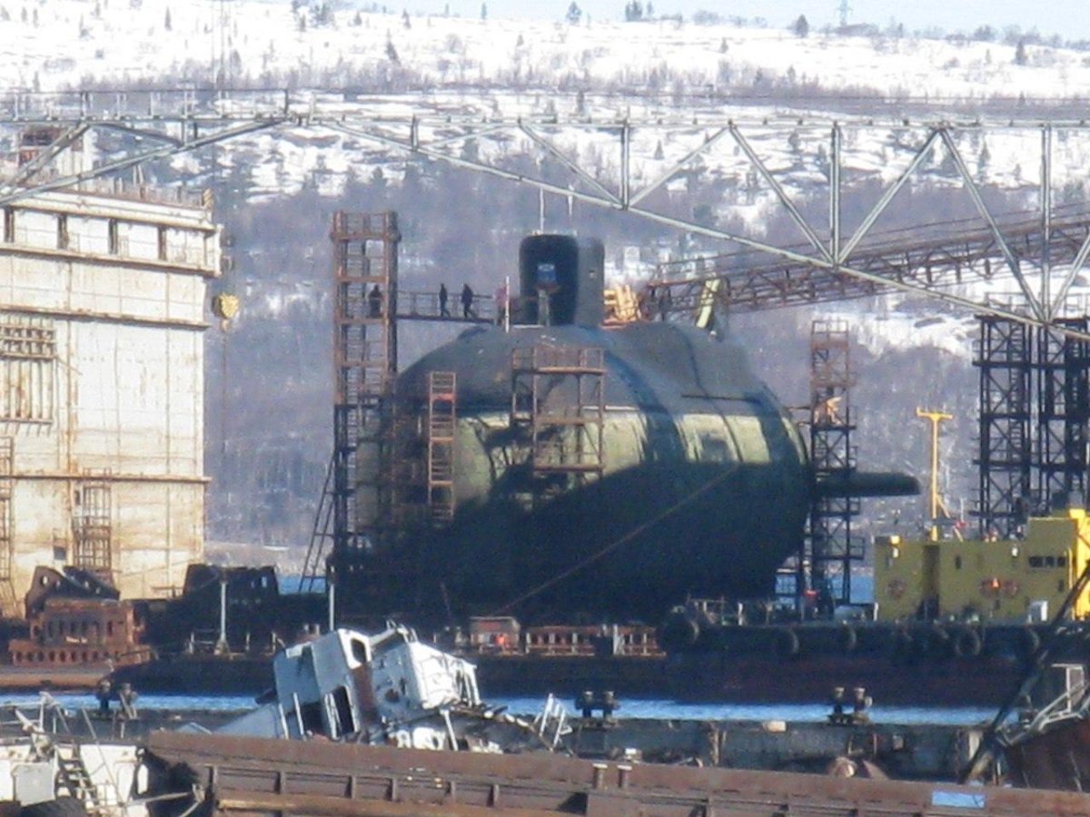 АПЛ Курск в доке Пд 50