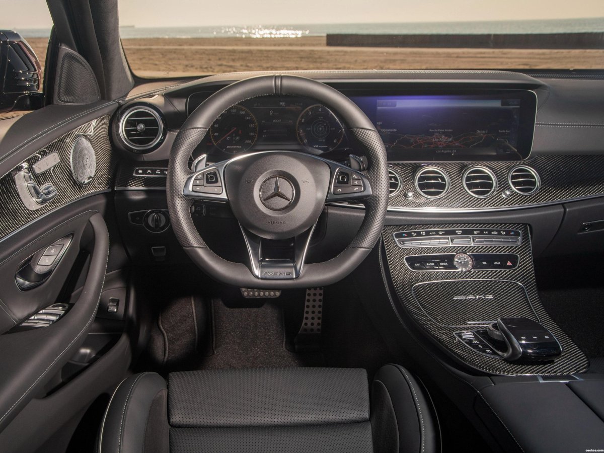 Mercedes Benz e63s 2020 салон