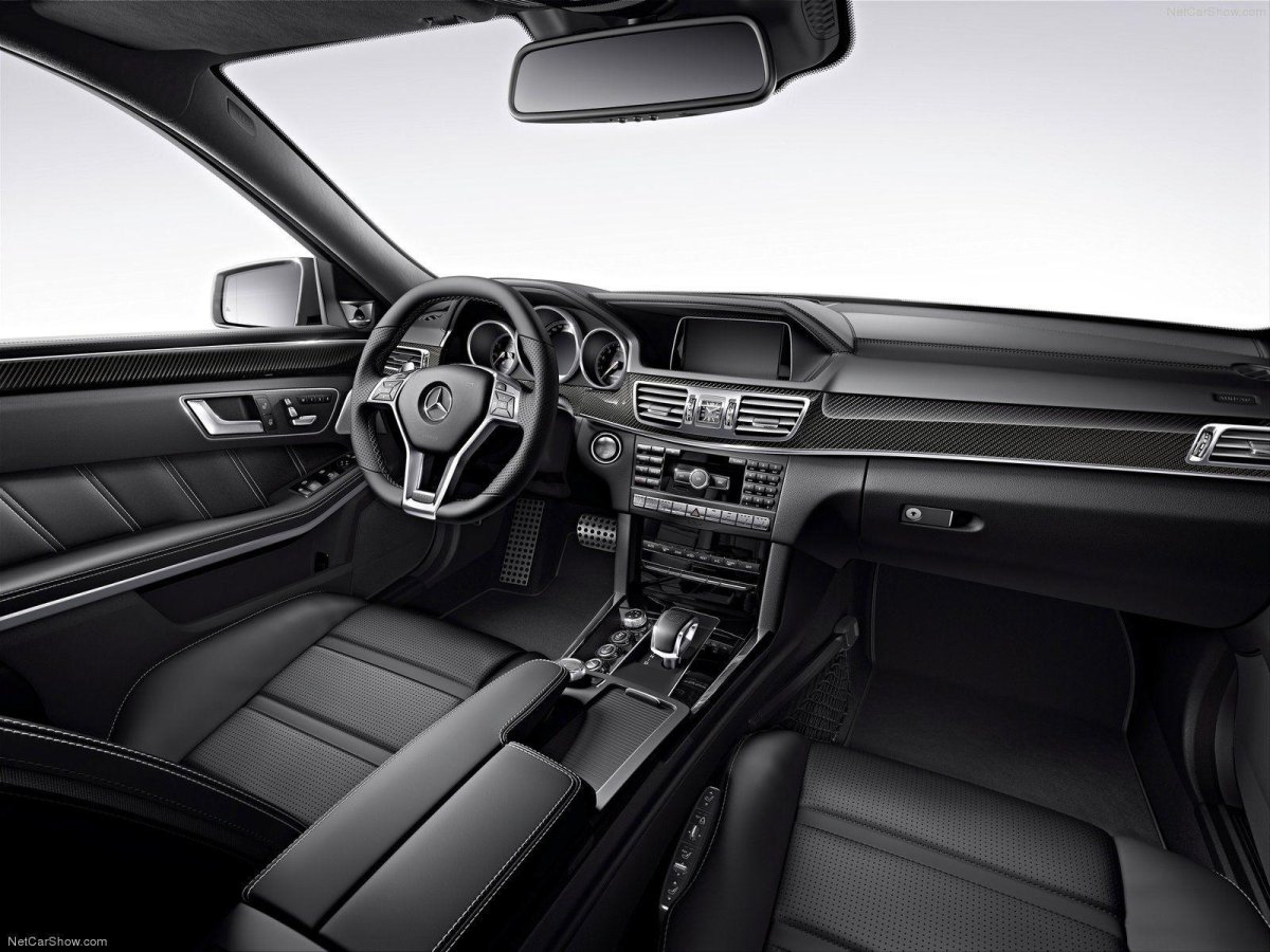 Mercedes Benz w212 AMG