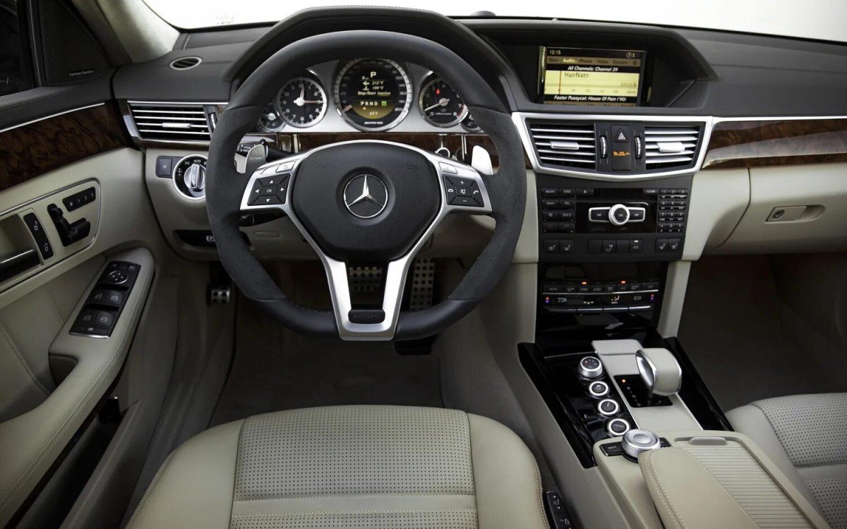 Мерседес е63 АМГ w212 салон