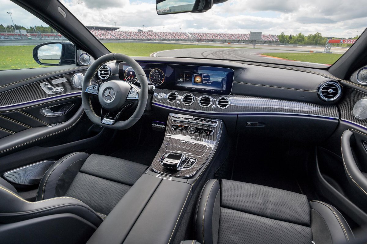 Mercedes e63s AMG салон