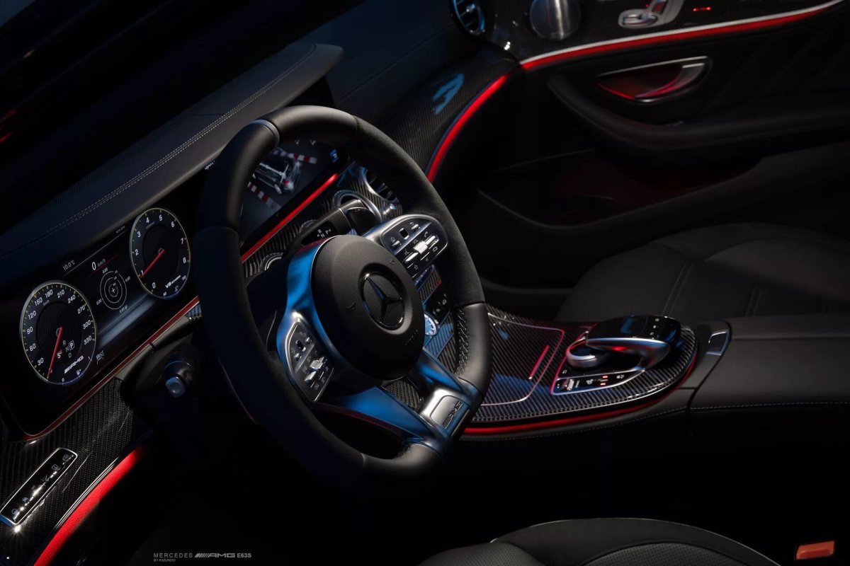 213 Е63 АМГ салон