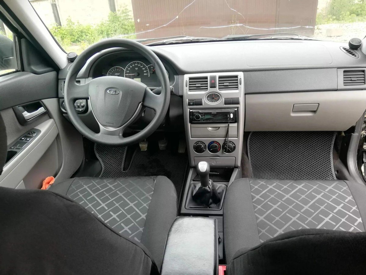 Лада Приора 2 седан салон