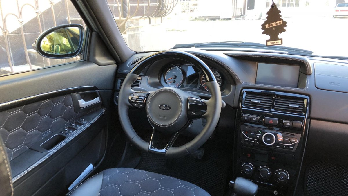 Лада Приора 2 седан салон