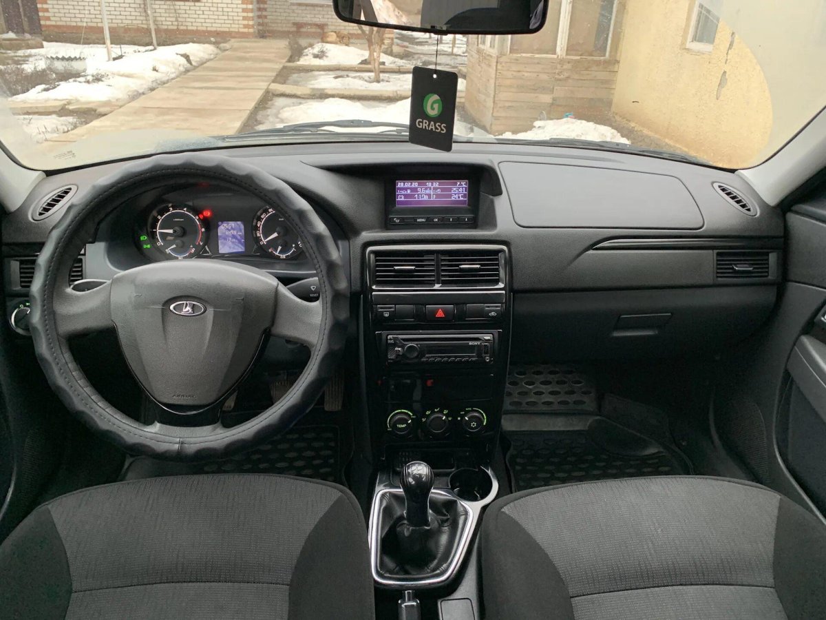 Лада Приора 2 седан салон