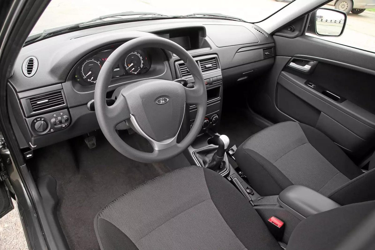 Lada Priora 2 салон