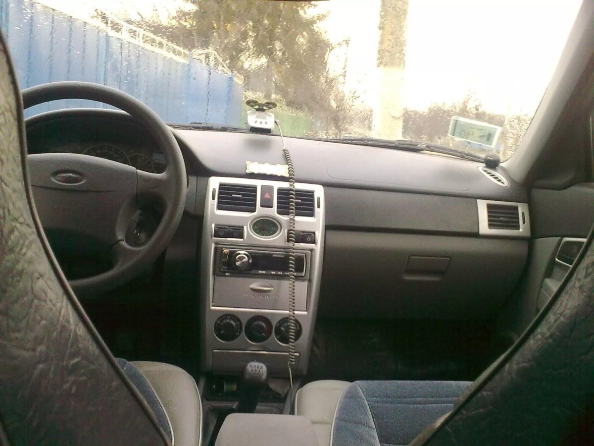 Лада Приора седан 2007 салон