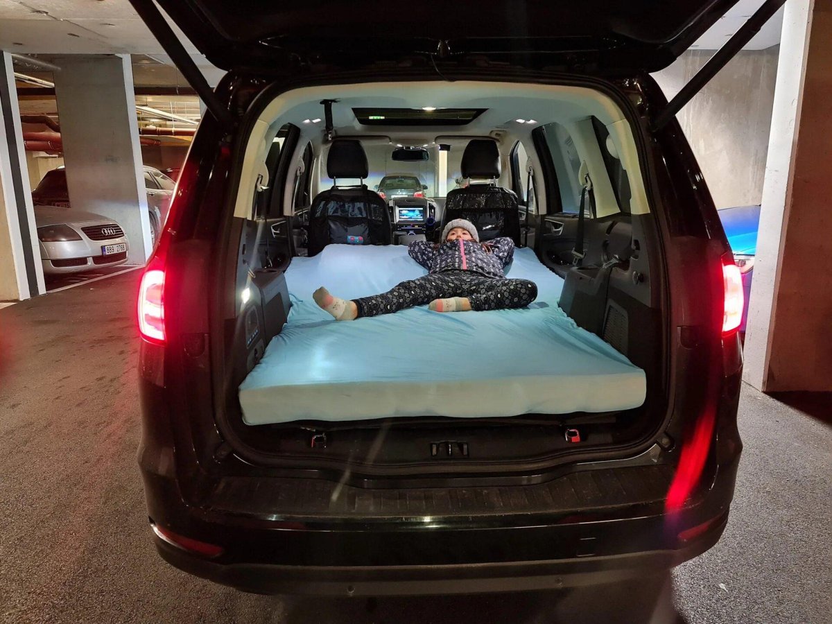 Ford Galaxy багажник