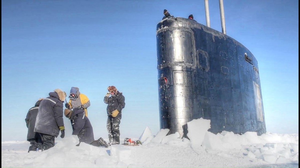 Атомная подводная лодка всплытие во льдах
