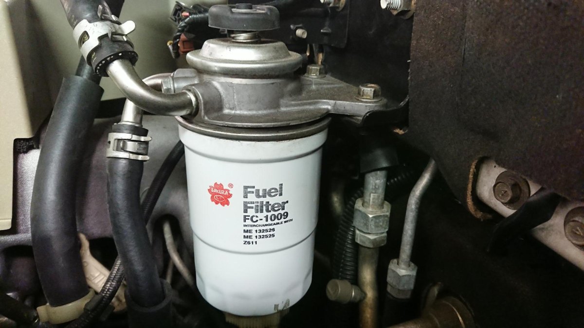 Топливный фильтр Mitsubishi Pajero