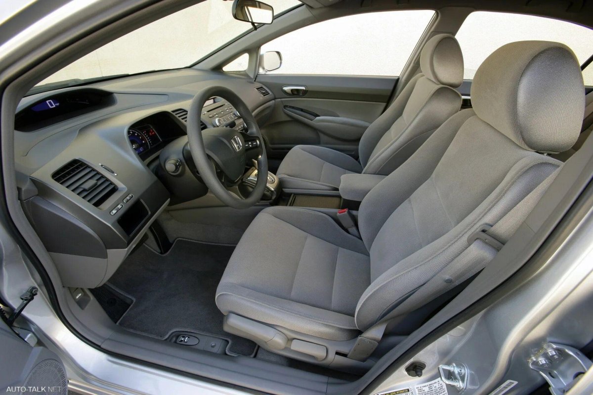 Honda Civic 2006 седан салон