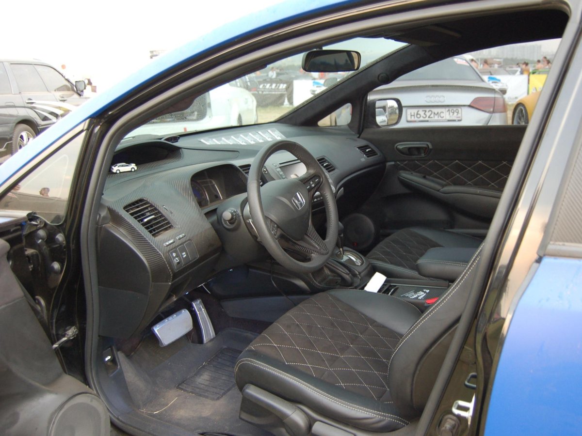 Чёрный салон Цивик 4д