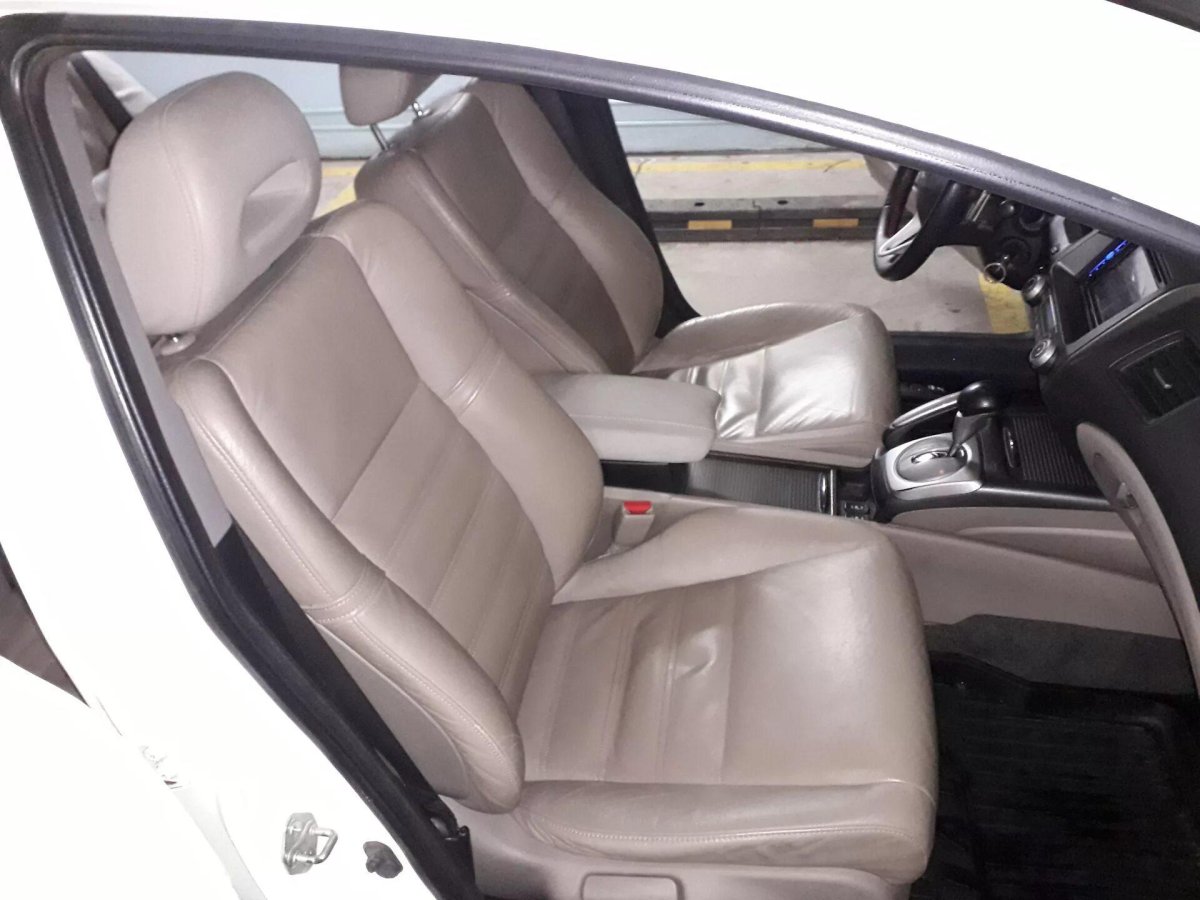 Кожаный салон Civic 4d