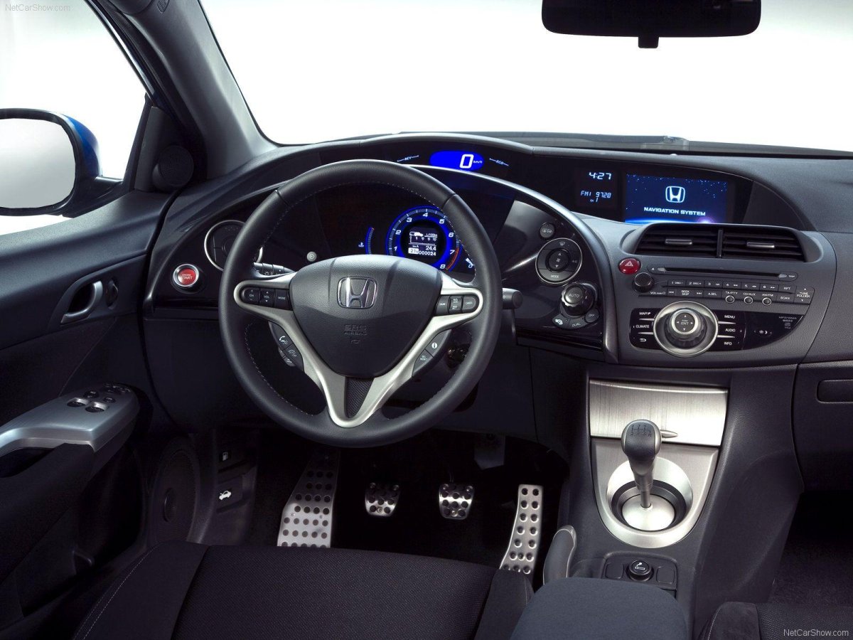 Honda Civic 2006 хэтчбек салон