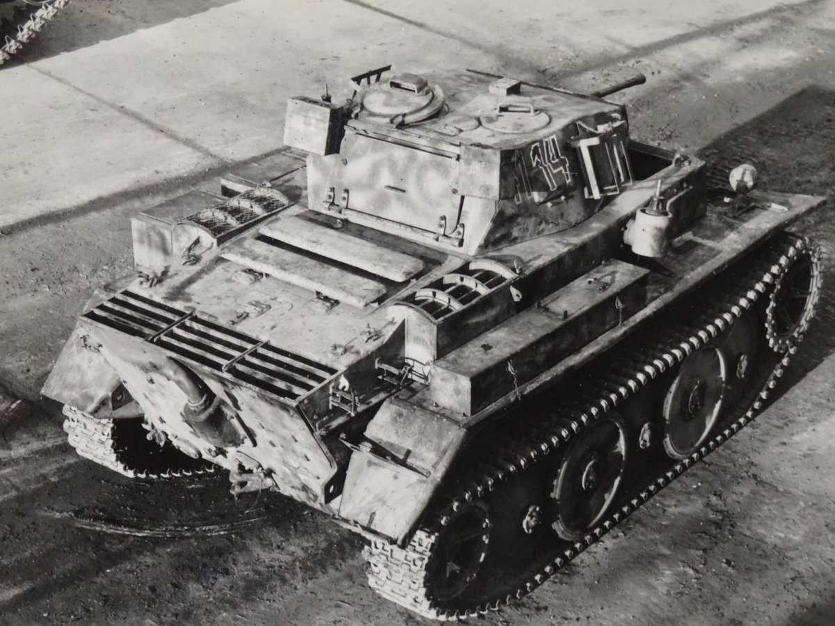 Танк PZ 2 Luchs