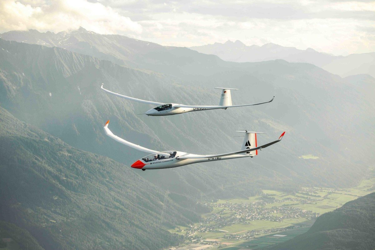 Планер в горах