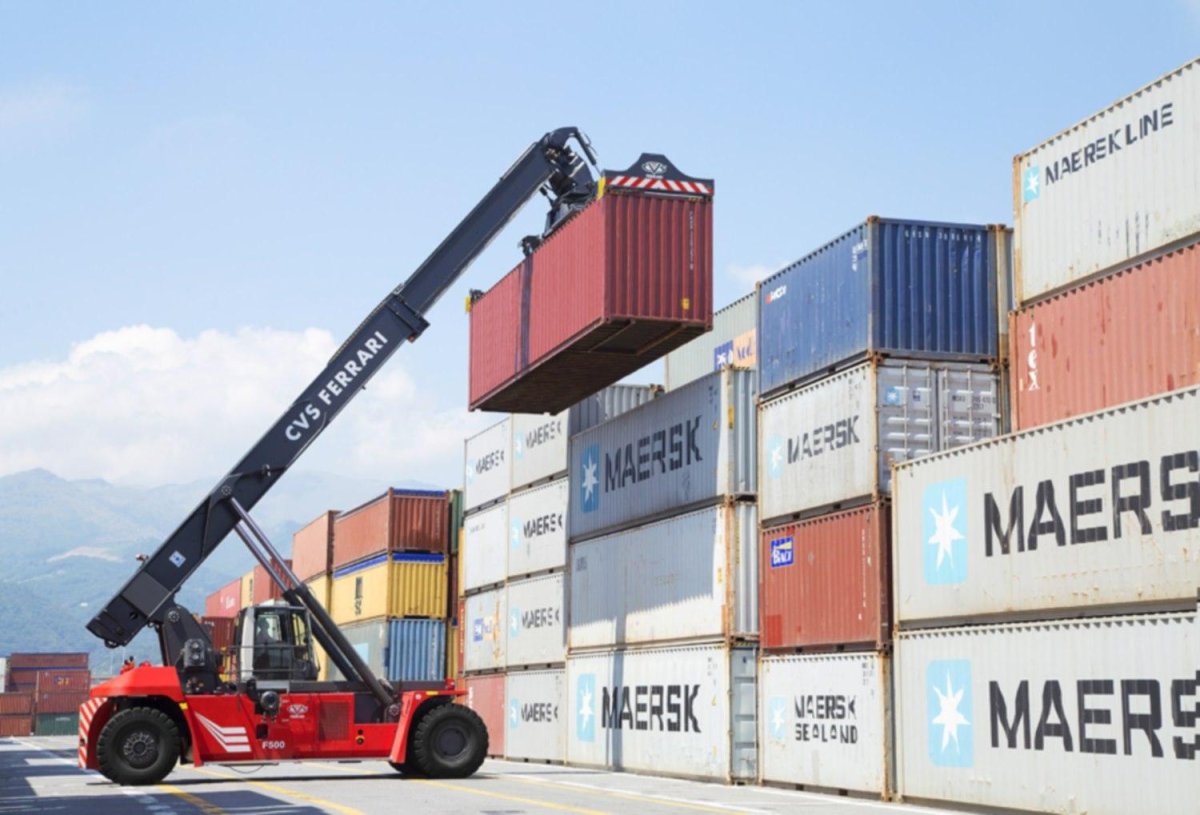 Контейнерные перегружатели ричстакеры