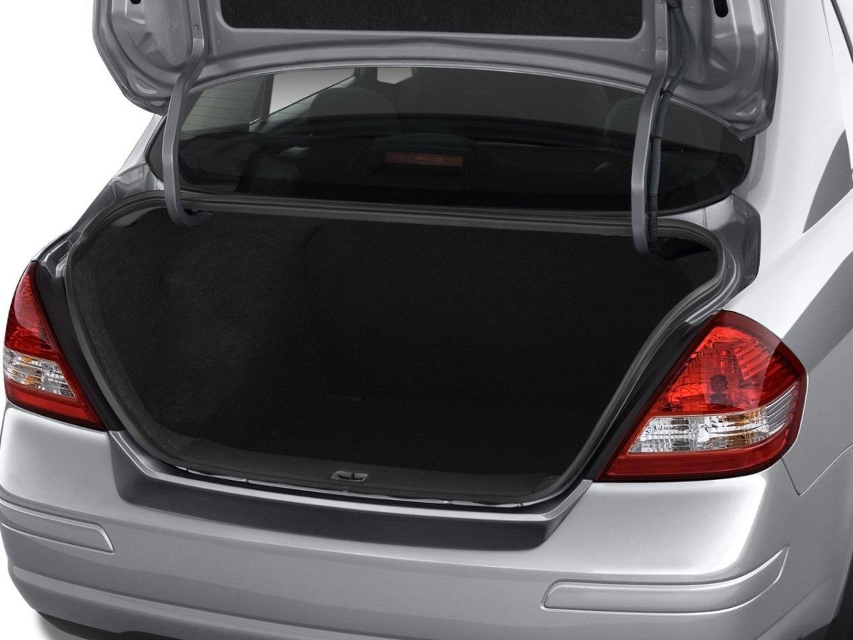 Тиида седан багажник
