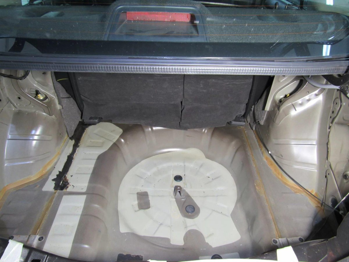 Фальшпол Nissan Tiida седан