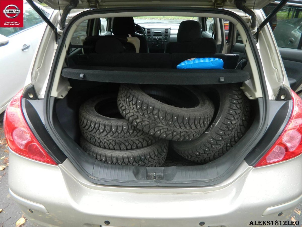 Nissan Tiida 2008 хэтчбек багажника